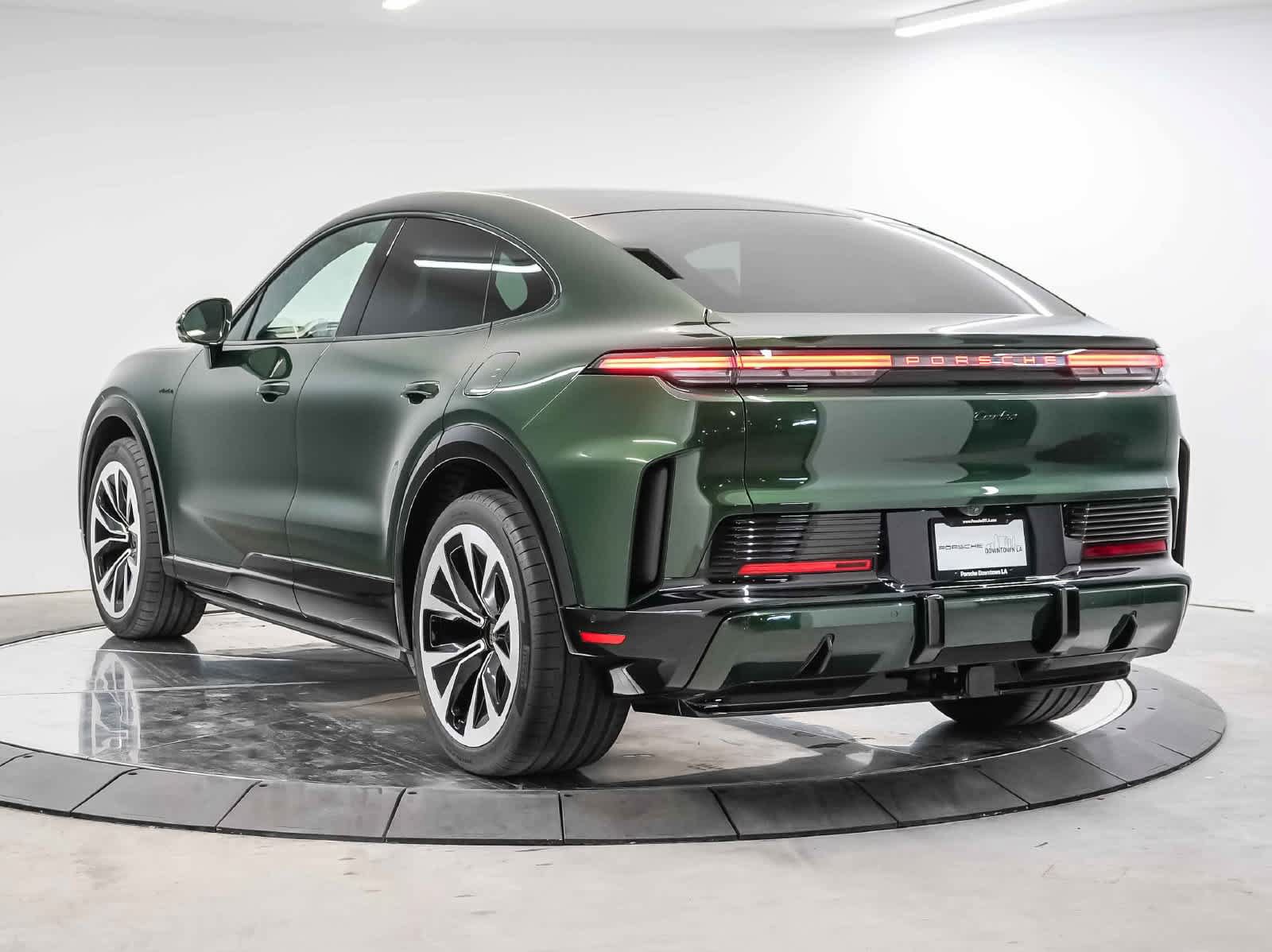 New 2026 Porsche Cayenne Turbo AWD/4WD image 3