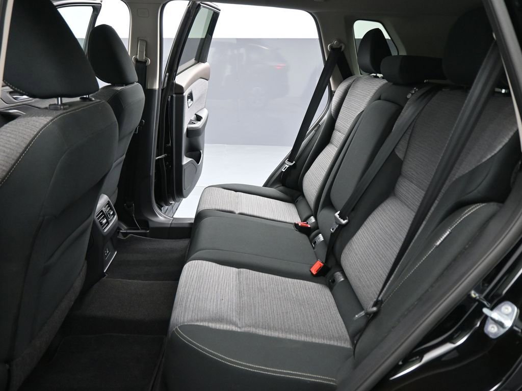 Used 2021 Nissan Rogue SV image 19