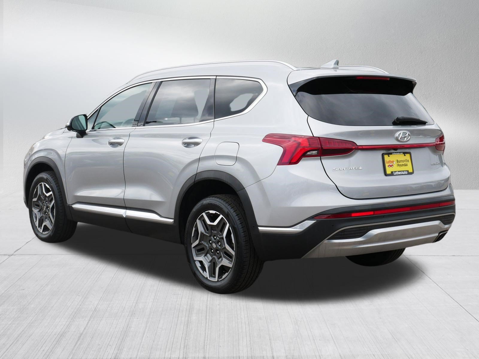 Certified 2023 Hyundai Santa Fe Limited w/ Cargo Package AWD/4WD image 5