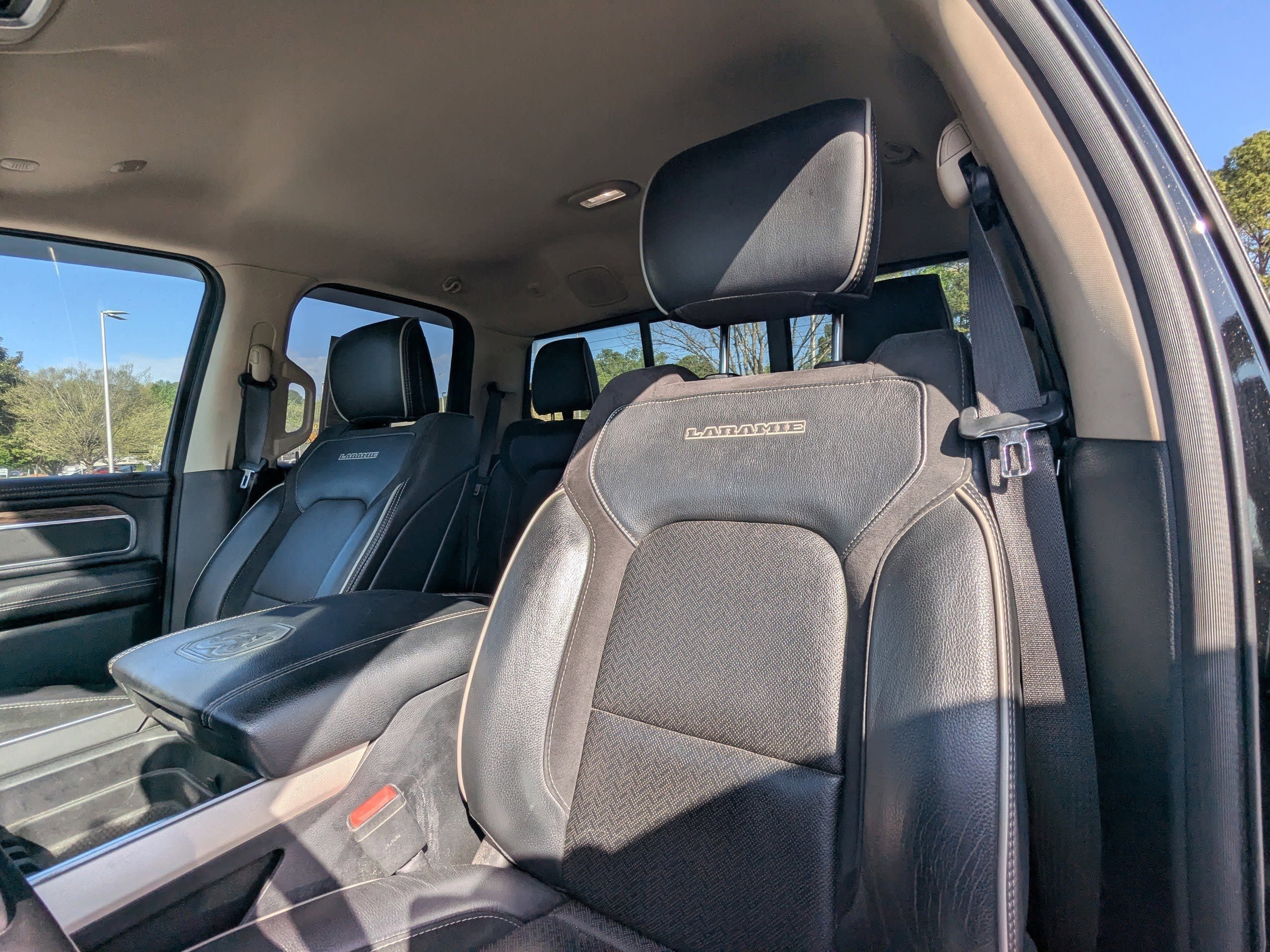 Used 2020 RAM 1500 Laramie AWD/4WD image 10