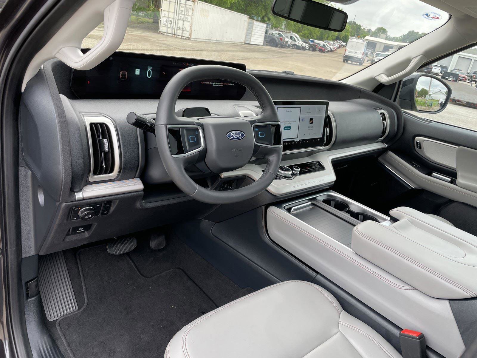 Used 2025 Ford Expedition Active AWD/4WD image 13