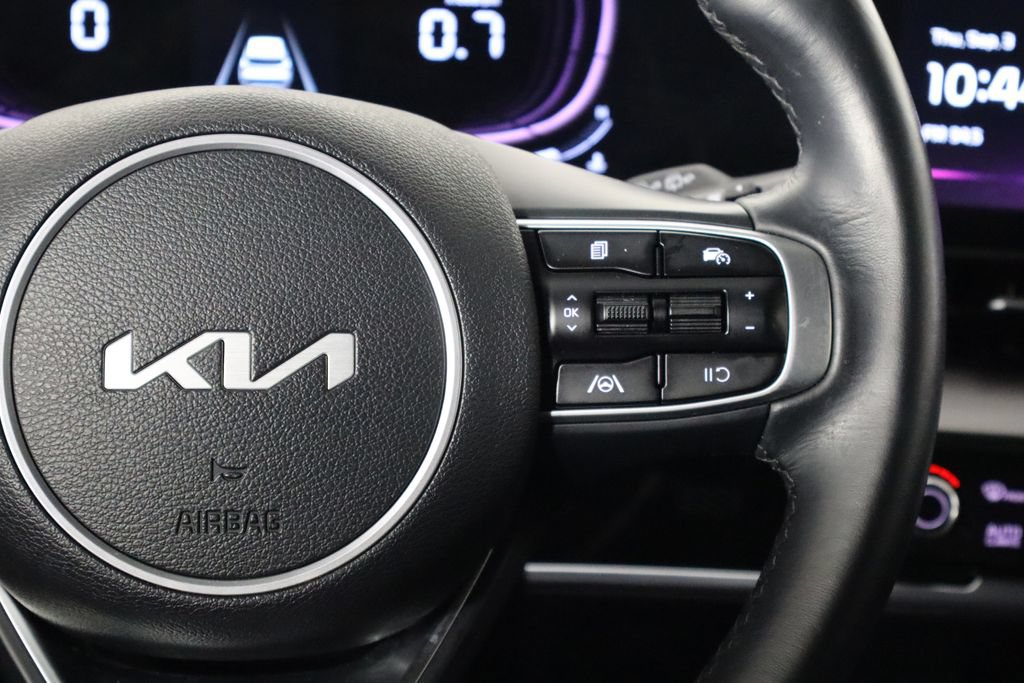 Used 2025 Kia Sportage EX FWD image 10