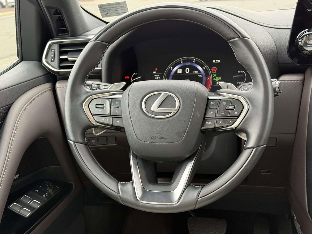 Used 2024 Lexus LX 600 4WD w/ Appearance Package image 11