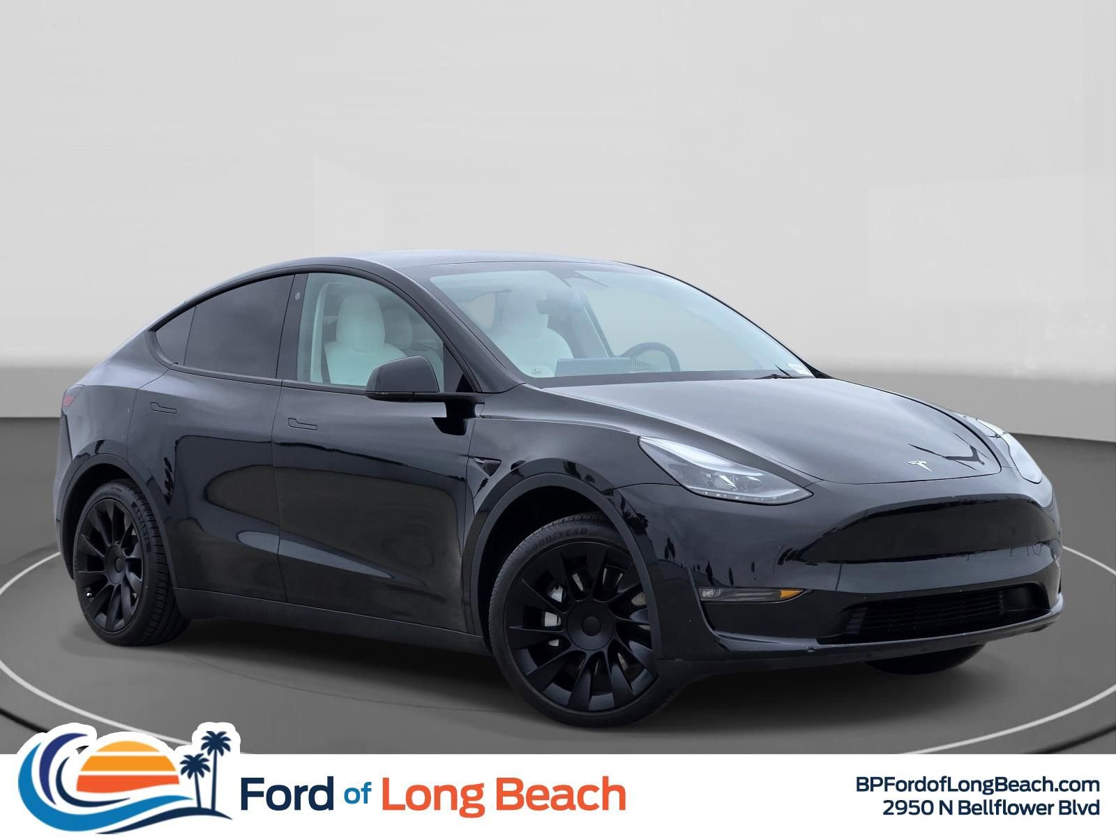 Used 2023 Tesla Model Y Long Range AWD/4WD image 1