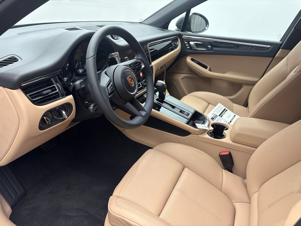 New 2026 Porsche Macan AWD/4WD image 5