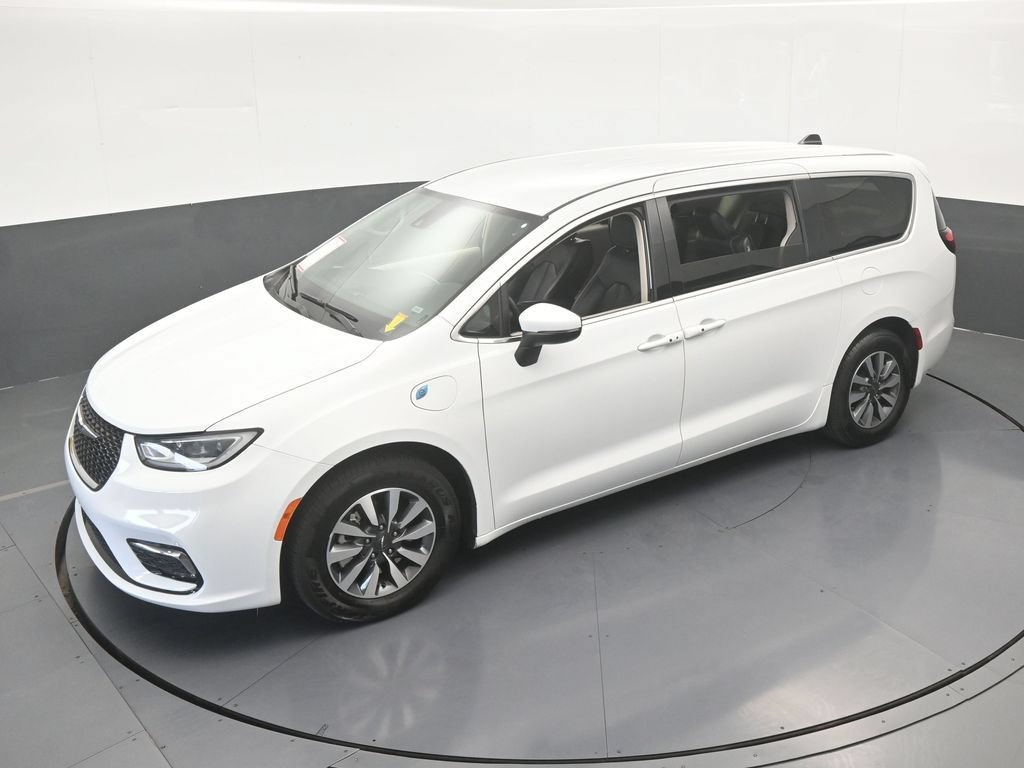 Used 2023 Chrysler Pacifica Touring-L FWD image 48