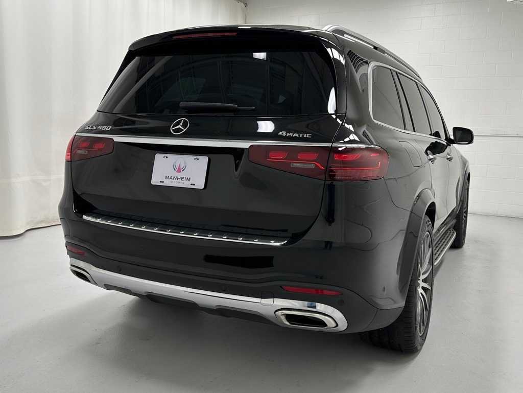 Used 2025 Mercedes-Benz GLS 580 4MATIC image 6