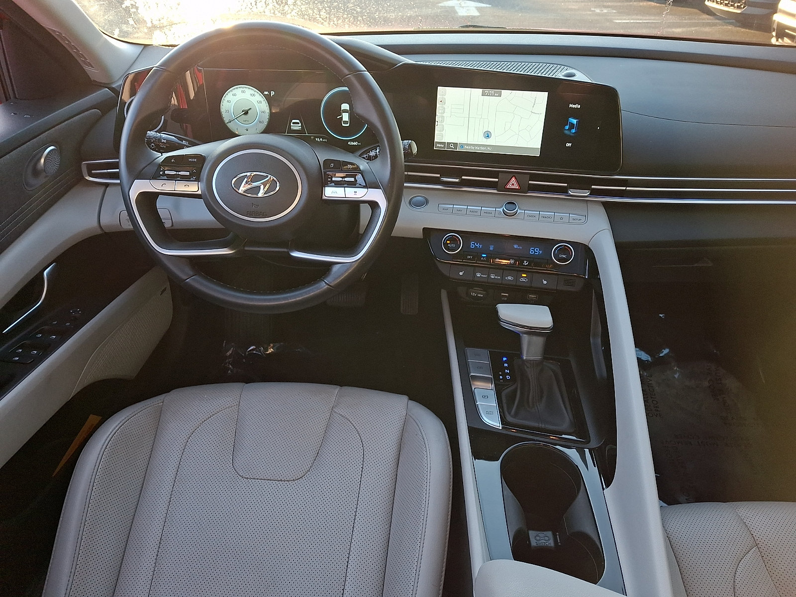 Certified 2023 Hyundai Elantra Limited FWD image 11