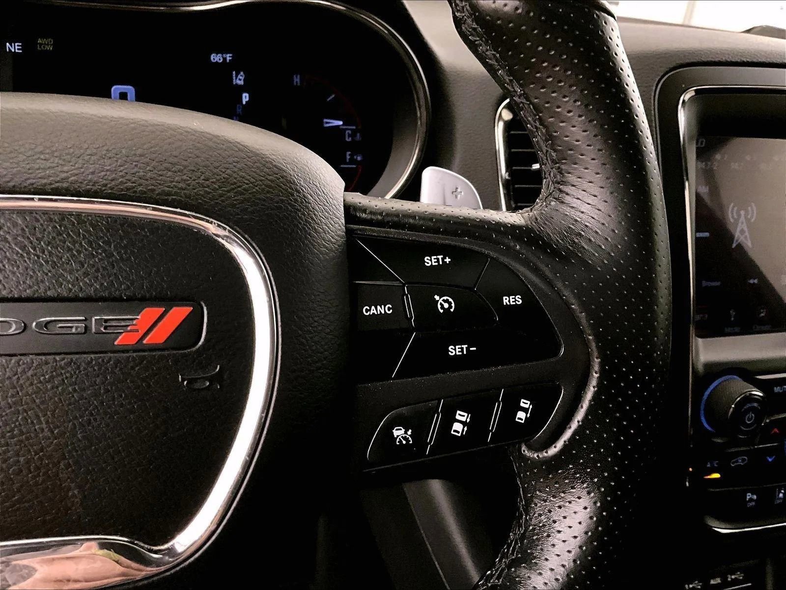 Used 2018 Dodge Durango R/T w/ Technology Group image 19