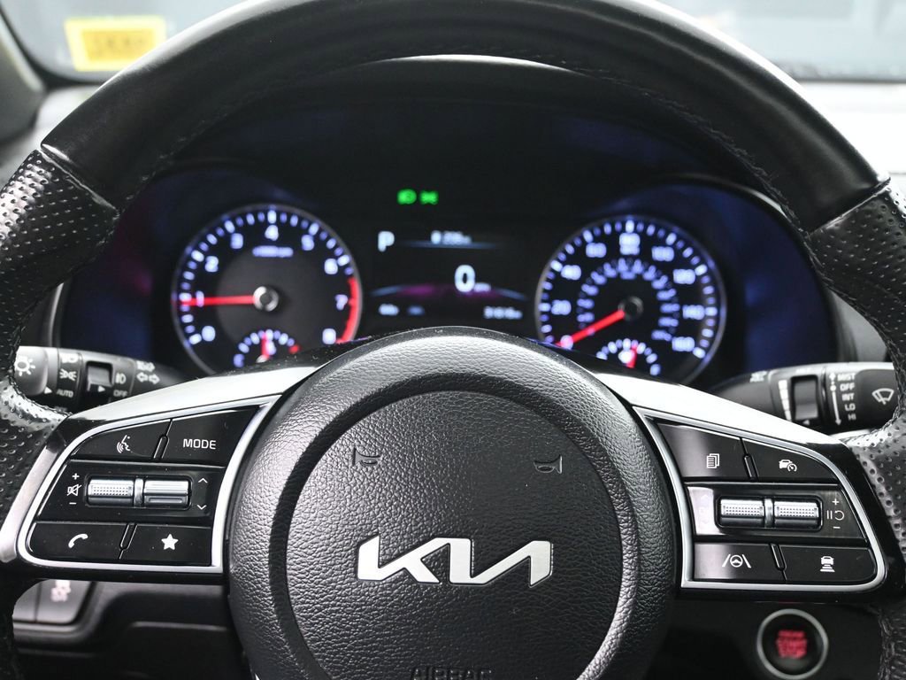 Used 2022 Kia Forte GT-Line w/ GT-Line Premium Package image 9