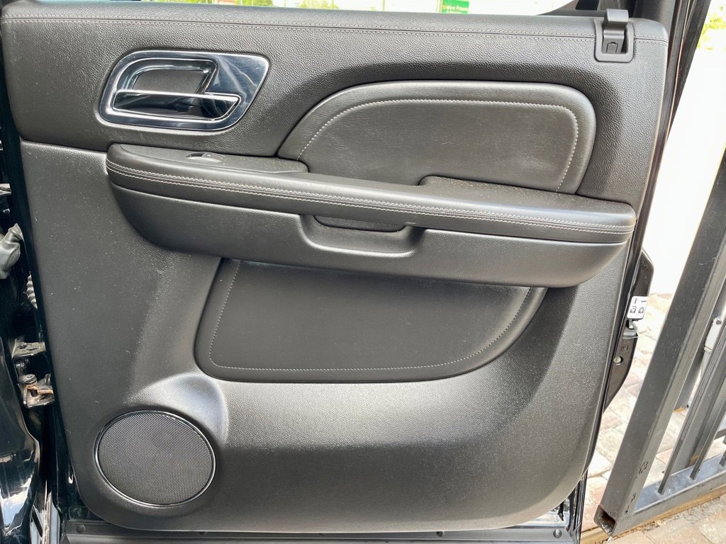 Used 2014 Cadillac Escalade ESV Platinum image 32