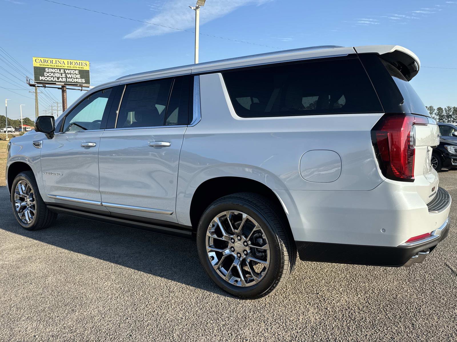 New 2026 GMC Yukon XL Denali w/ Sun & Power Step Package image 5