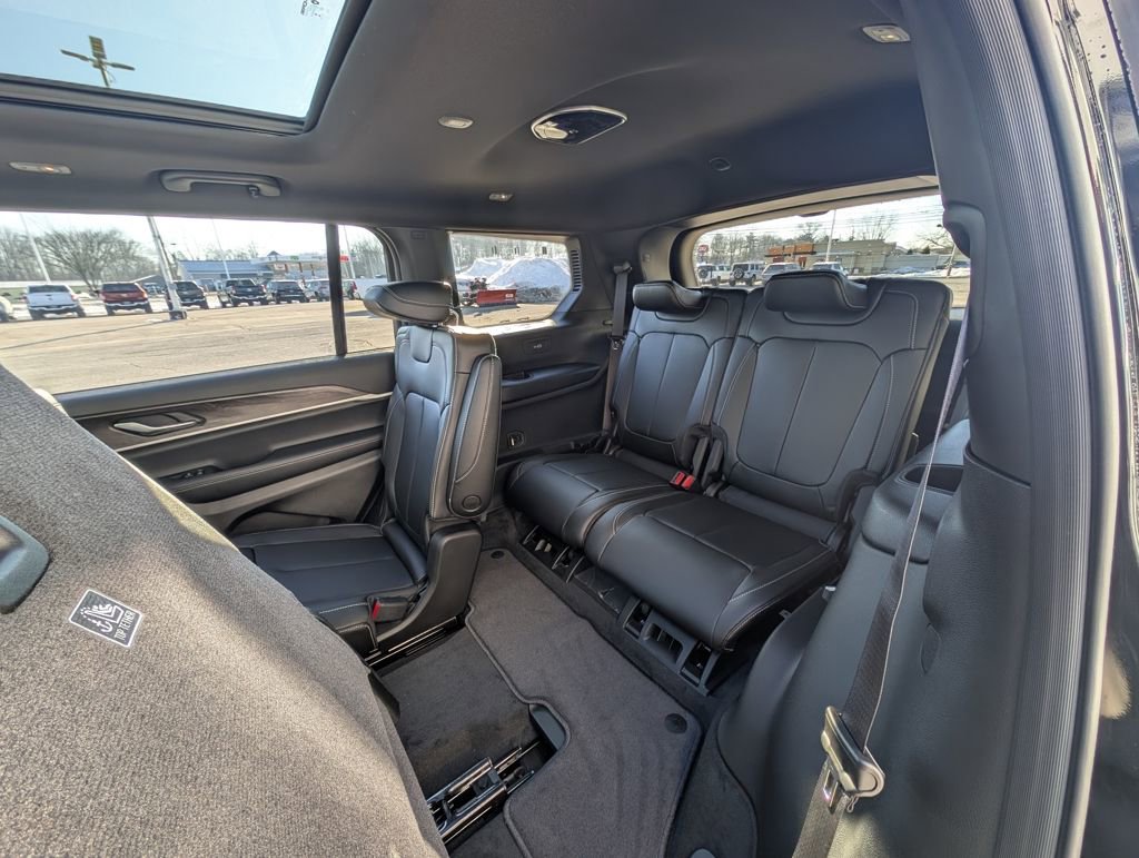 New 2026 Jeep Grand Cherokee L Limited w/ Limited Altitude Package image 17