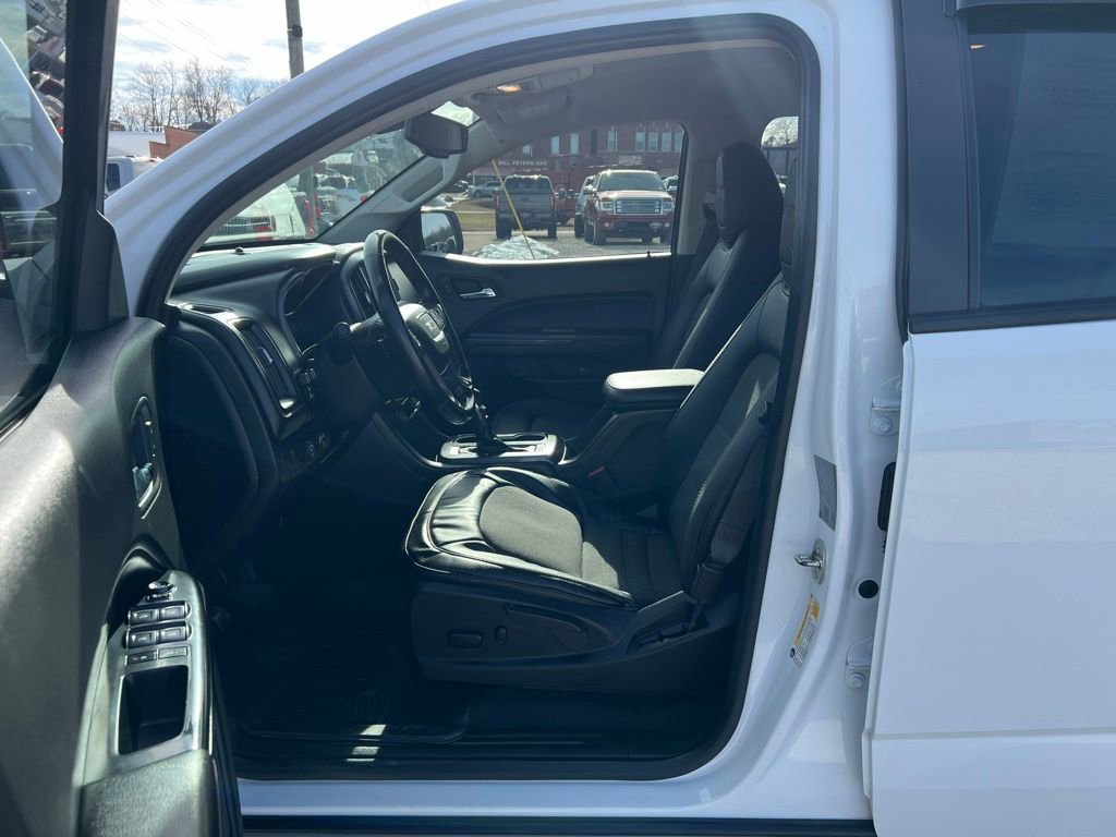 Used 2022 GMC Canyon AT4 image 13