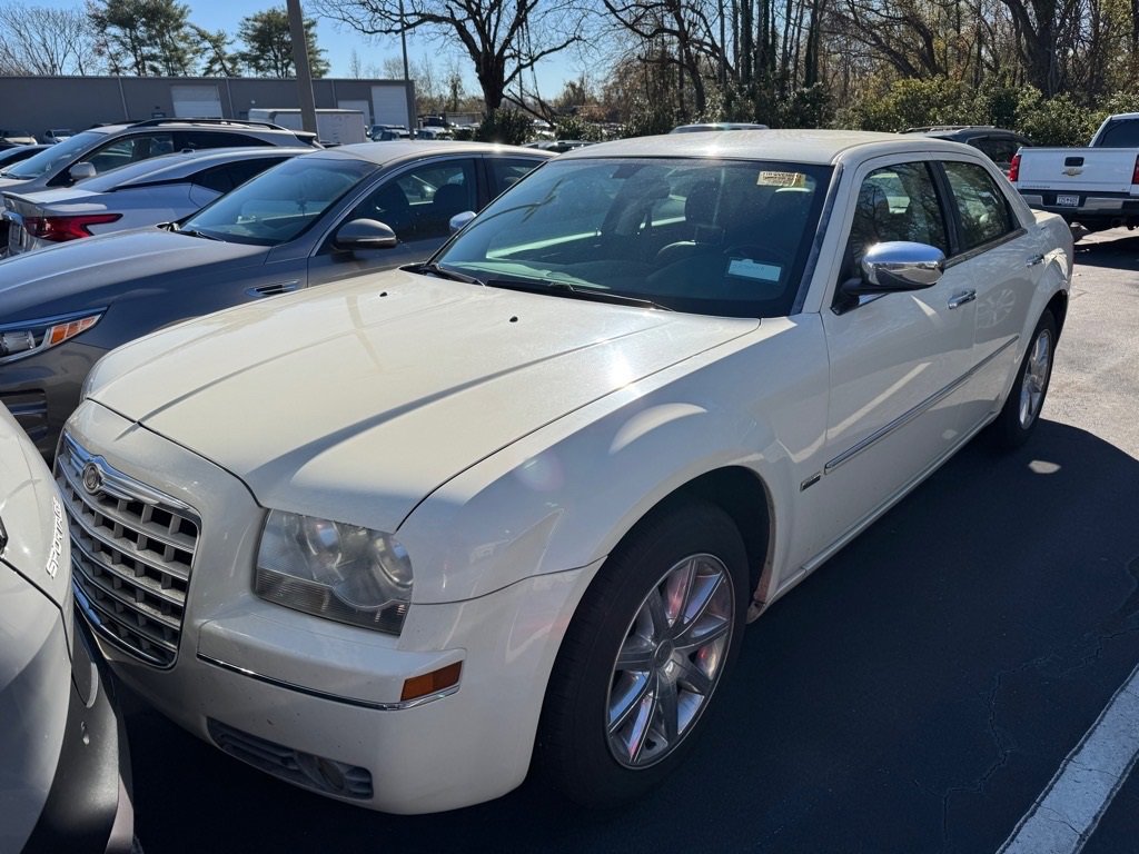 Used 2010 Chrysler 300 Touring image 10