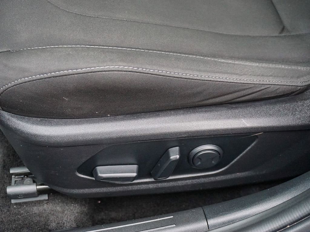 Used 2021 Hyundai Elantra SEL w/ Convenience + Premium Package FWD image 19
