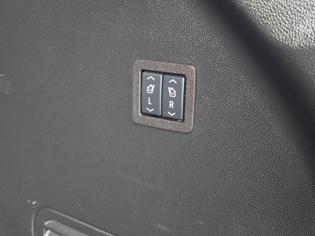 Used 2024 Buick Enclave Premium image 10