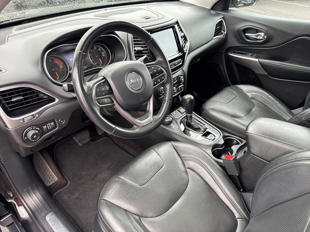 Used 2019 Jeep Cherokee Limited w/ Technology Group AWD/4WD image 33