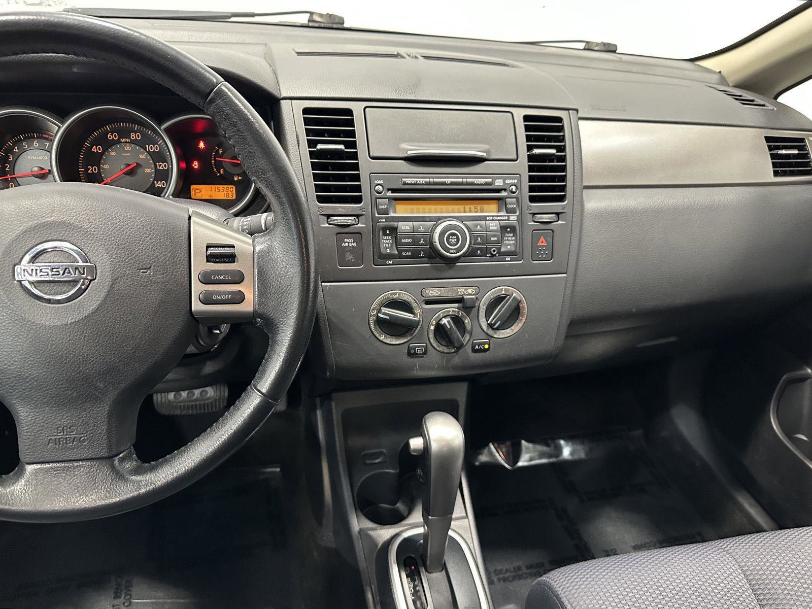Used 2009 Nissan Versa Hatchback w/ Convenience Pkg FWD image 21