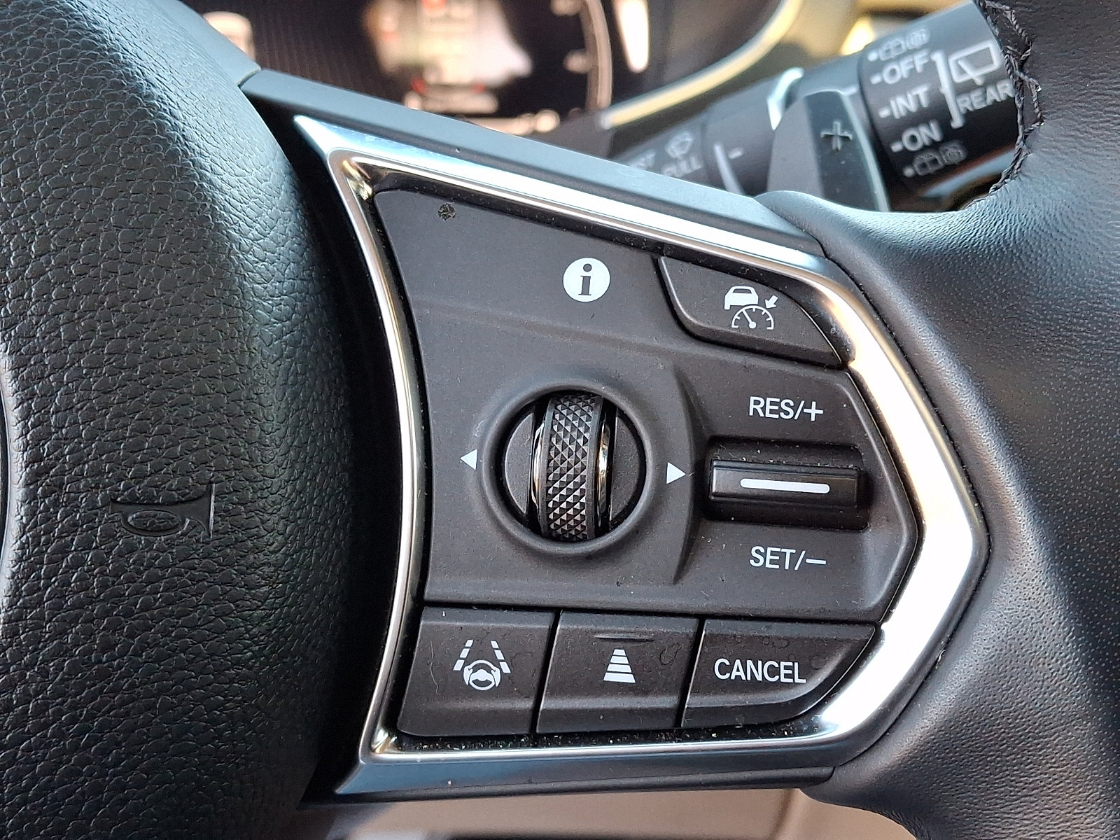 Used 2025 Acura MDX w/ Technology Package AWD/4WD image 23