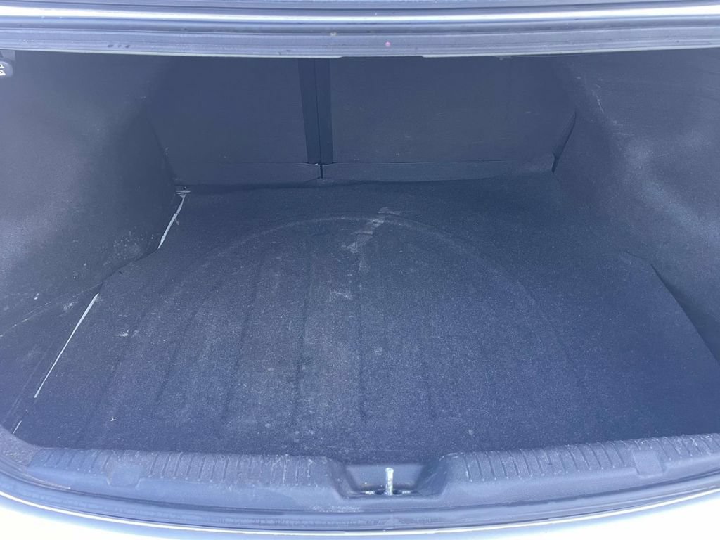 Used 2013 Hyundai Elantra GLS FWD image 11