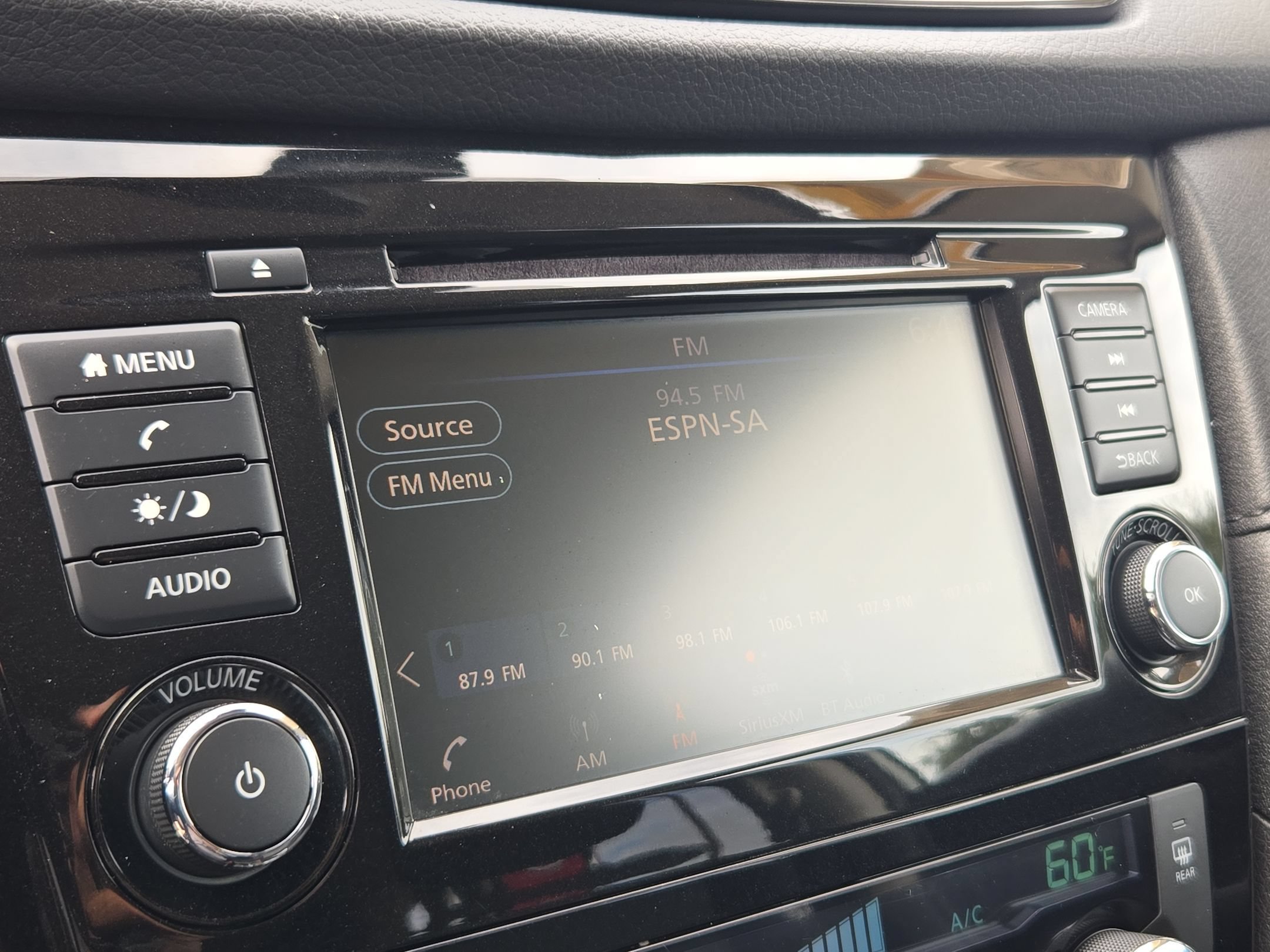 Used 2020 Nissan Rogue SV FWD image 16