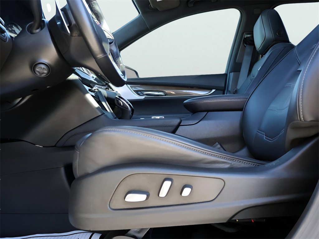 Used 2023 Cadillac XT6 Sport w/ Platinum Package image 43
