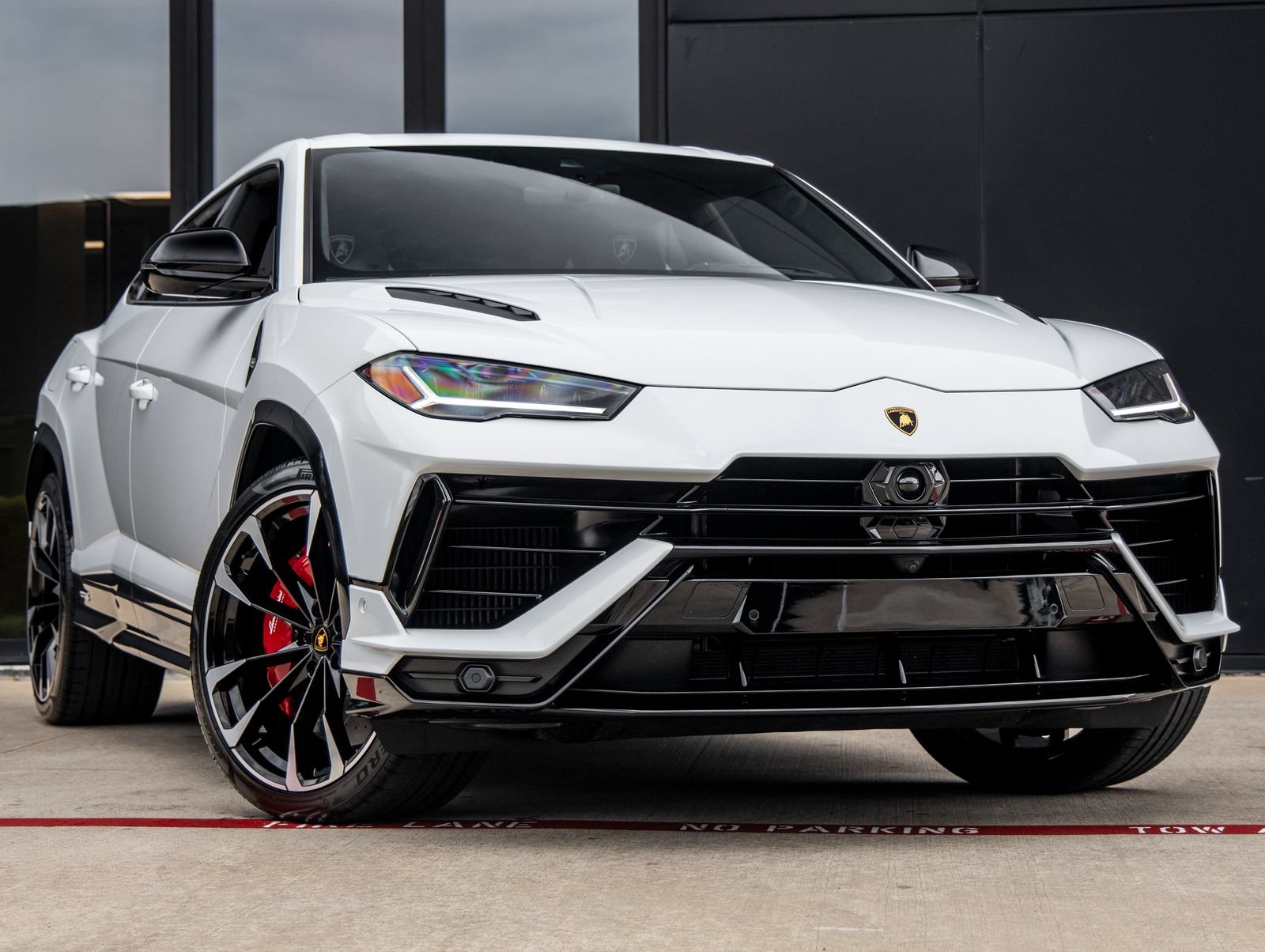 Used 2024 Lamborghini Urus S AWD/4WD image 2
