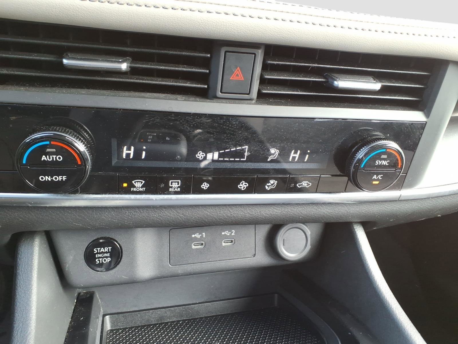 Certified 2025 Nissan Rogue SV image 21