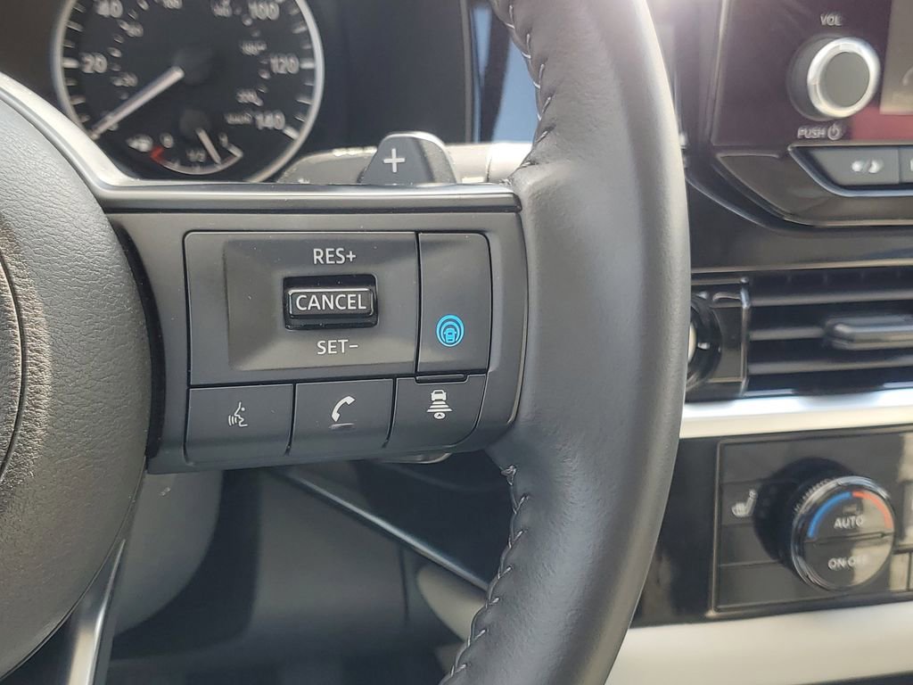 Used 2024 Nissan Pathfinder SV w/ SV Premium Package image 18