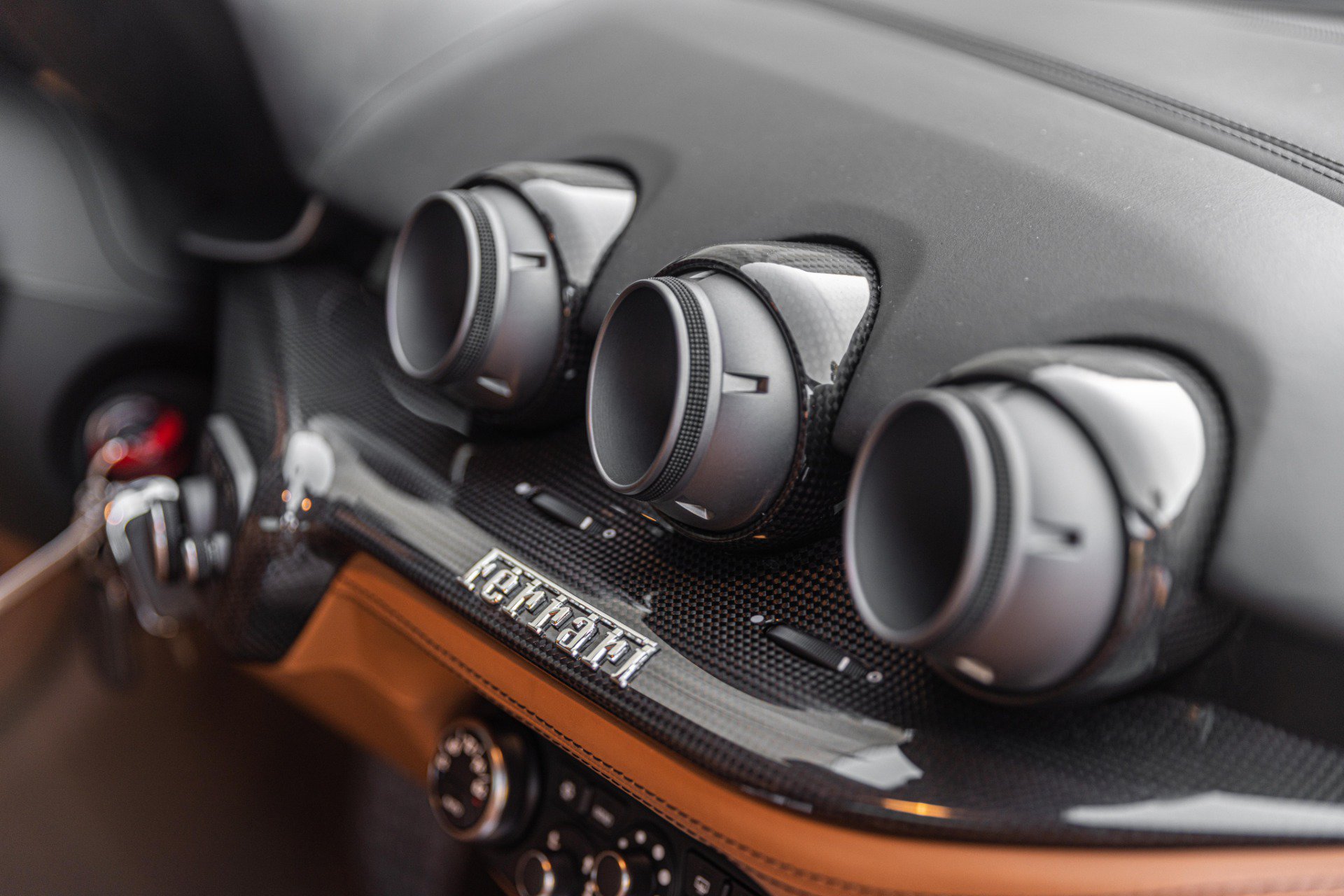 Used 2014 Ferrari F12 Berlinetta RWD image 4