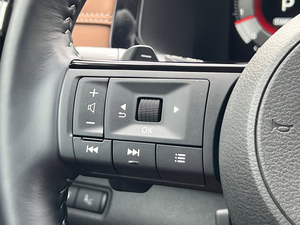 Certified 2025 Nissan Pathfinder Platinum image 10