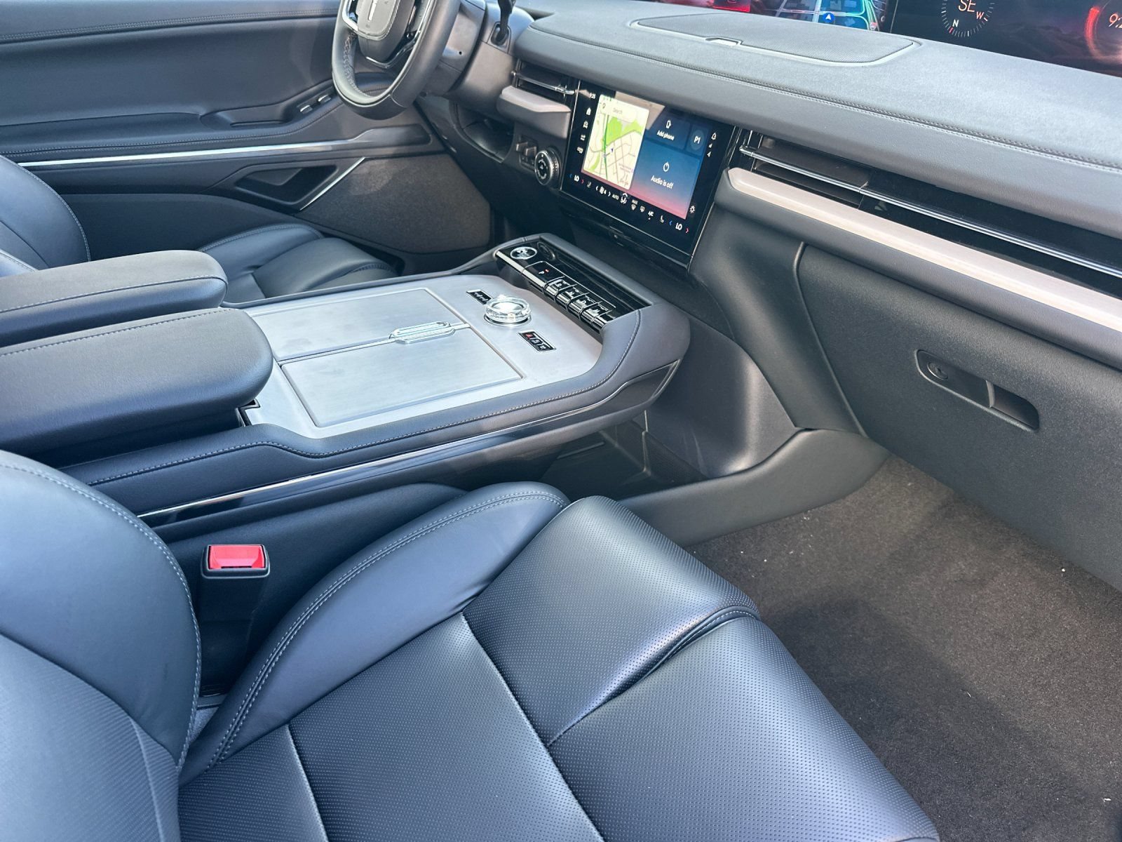 New 2026 Lincoln Navigator L Reserve w/ Jet Appearance Package AWD/4WD image 16