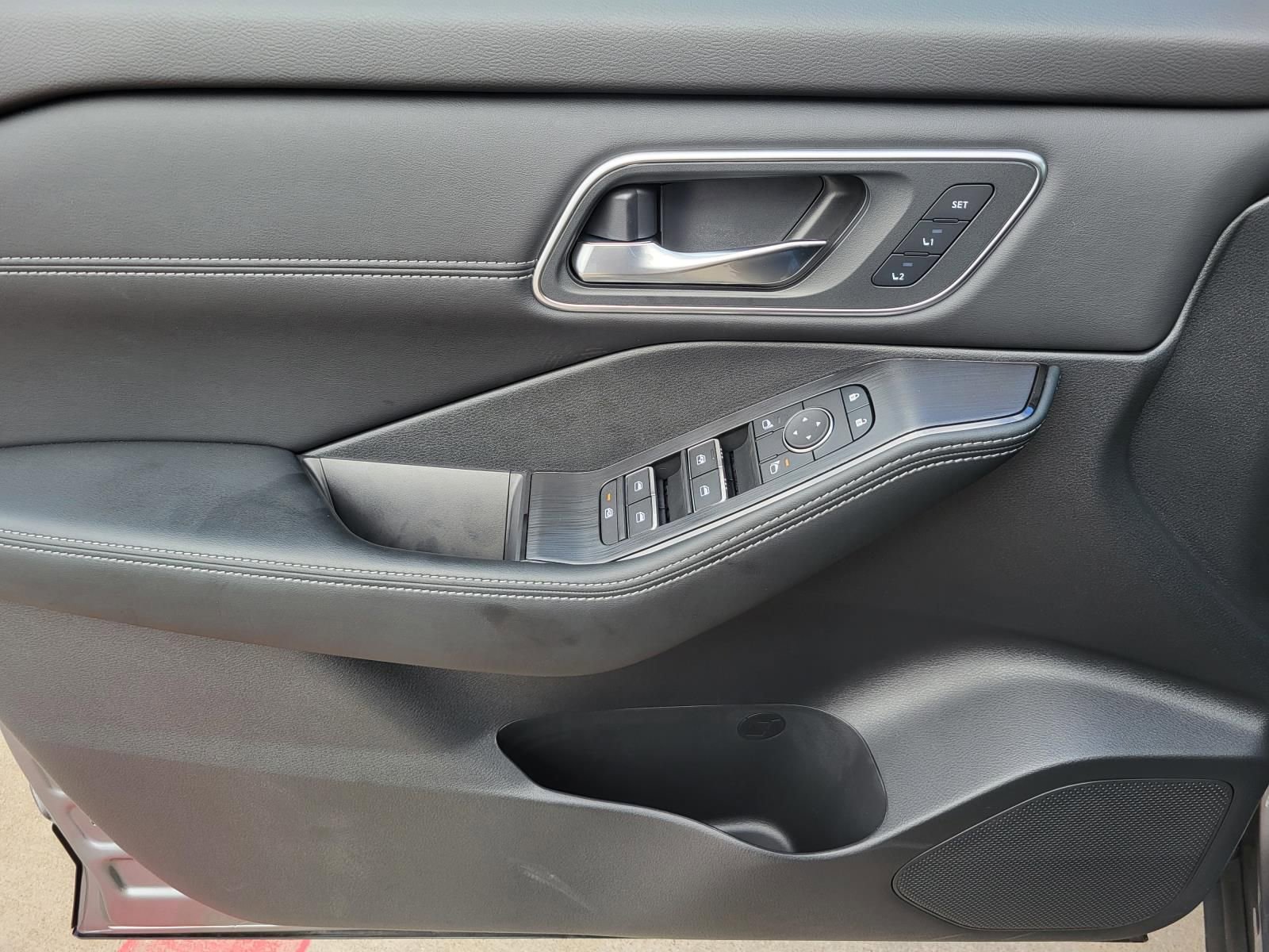 New 2026 Nissan Rogue Platinum image 20