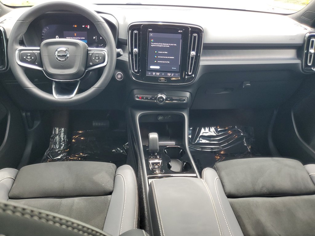 Certified 2023 Volvo XC40 B5 Plus w/ Climate Package AWD/4WD image 14