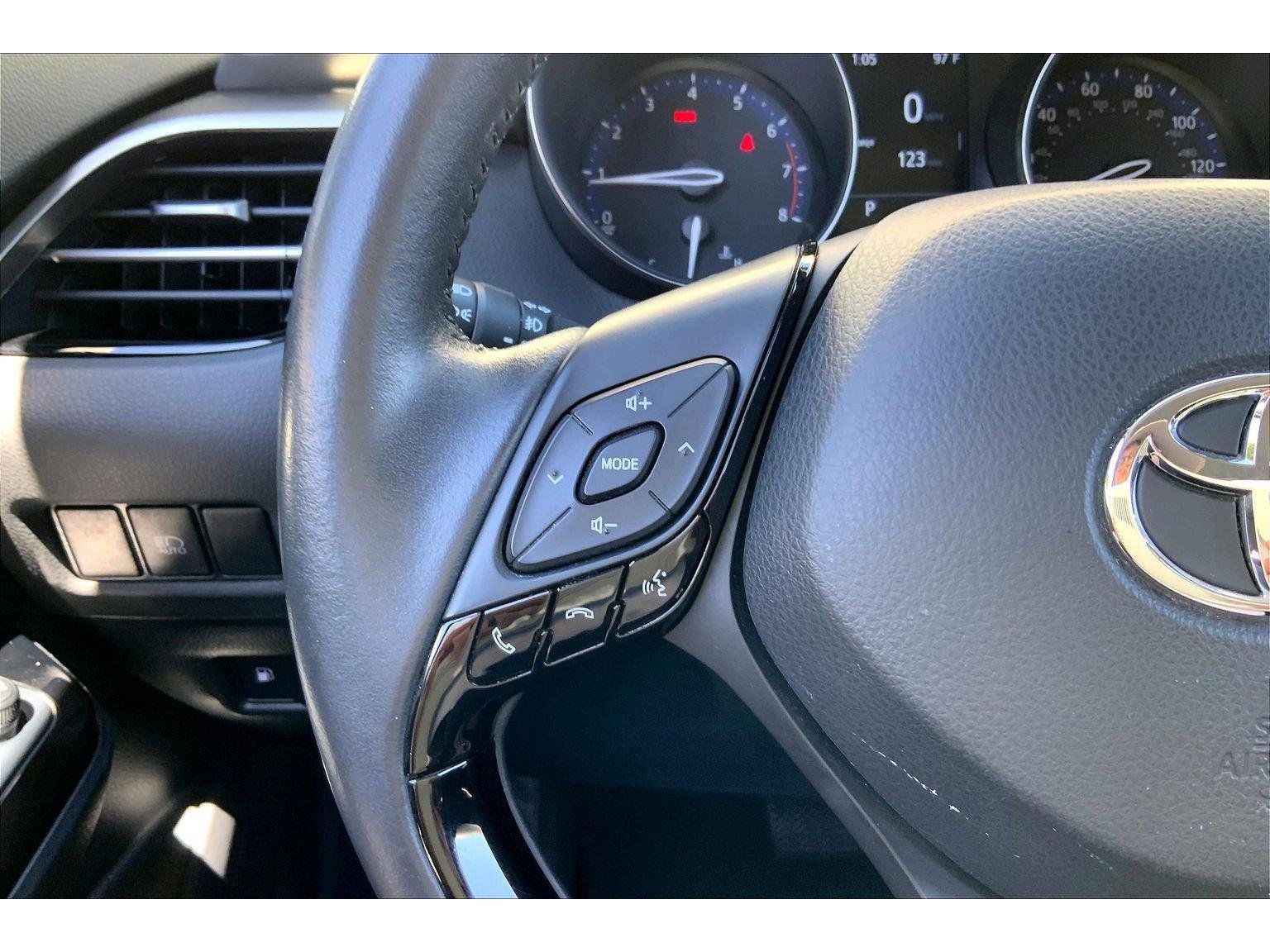 Used 2022 Toyota C-HR Limited FWD image 17