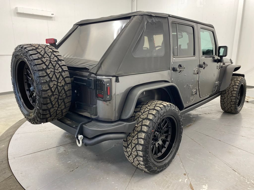 Used 2016 Jeep Wrangler Unlimited Sahara AWD/4WD image 7