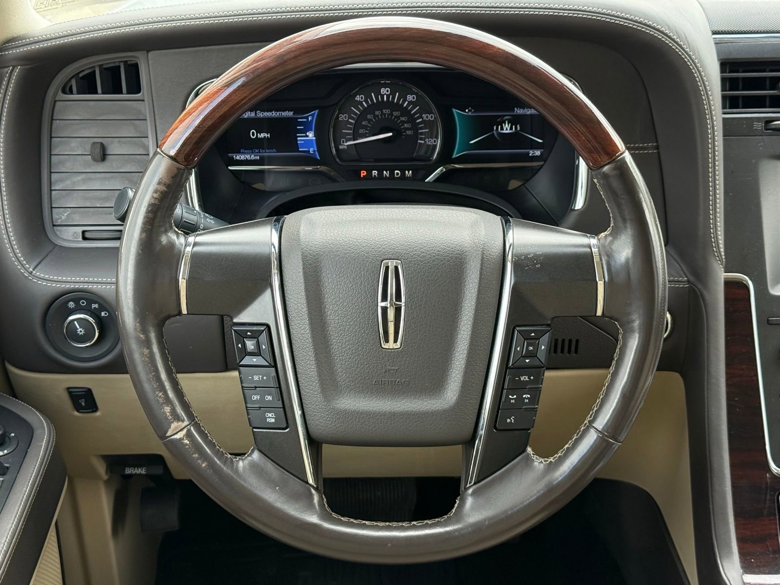 Used 2015 Lincoln Navigator L 4WD w/ Equipment Group 101A Reserve image 38