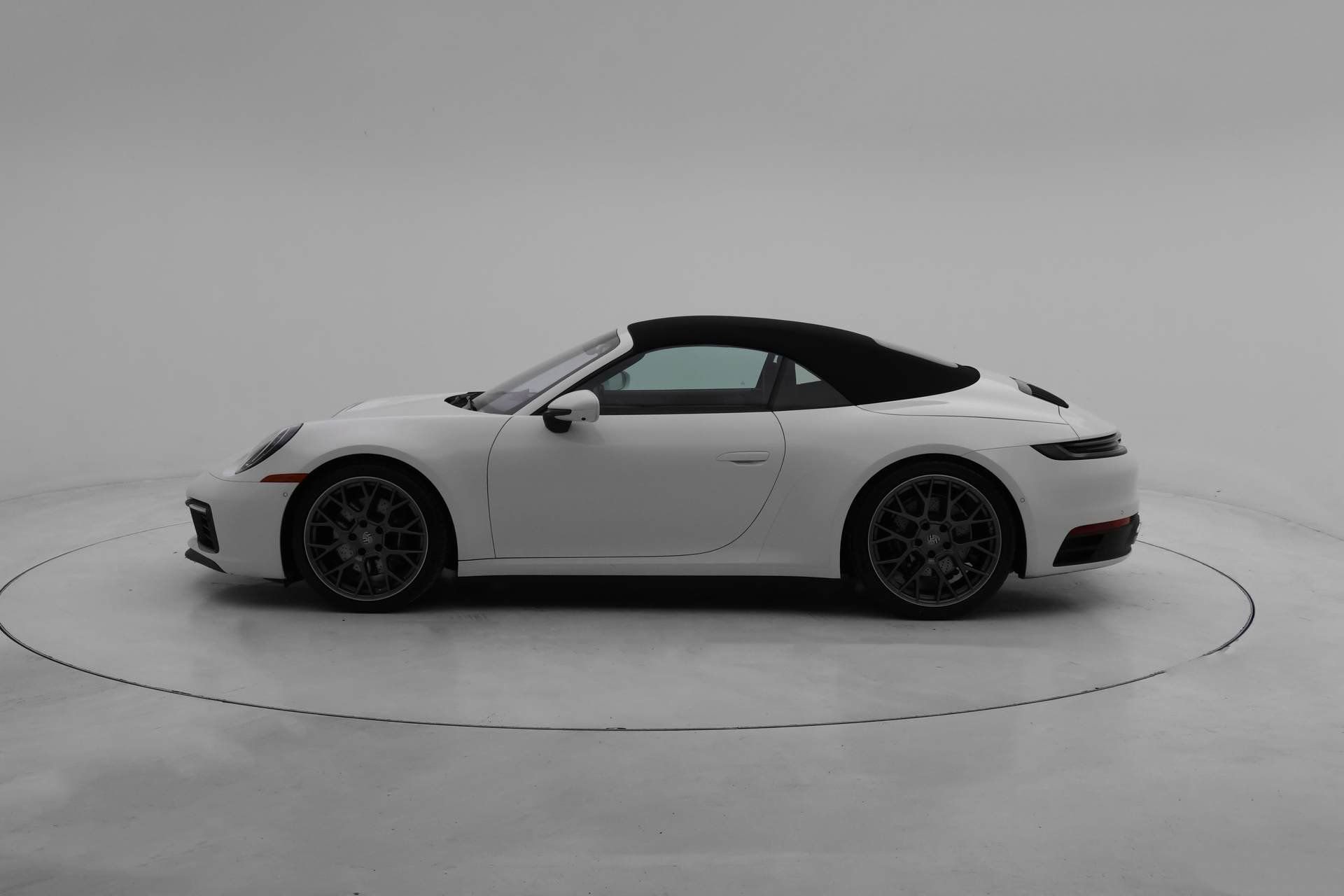 Used 2024 Porsche 911 Carrera S RWD image 2