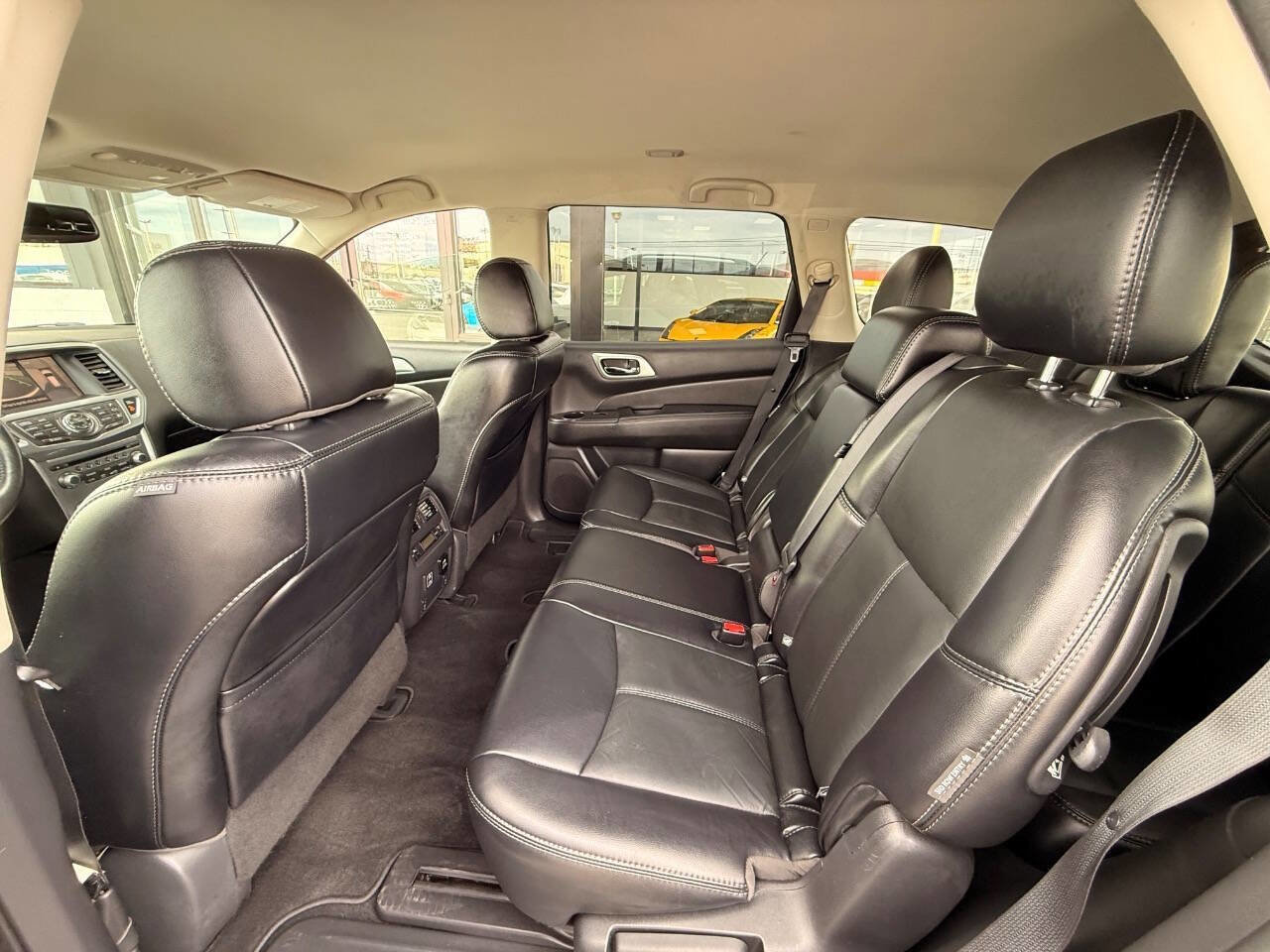 Used 2018 Nissan Pathfinder SL image 9