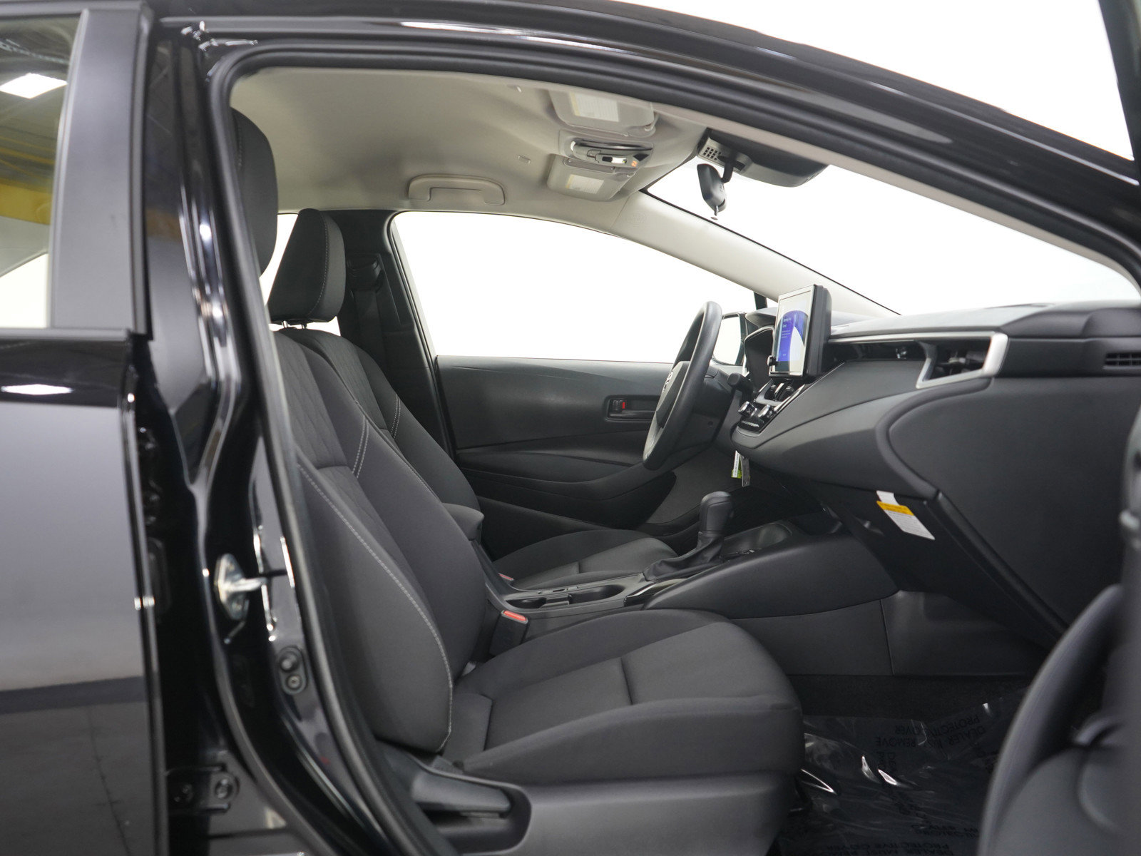 Used 2025 Toyota Corolla LE image 10