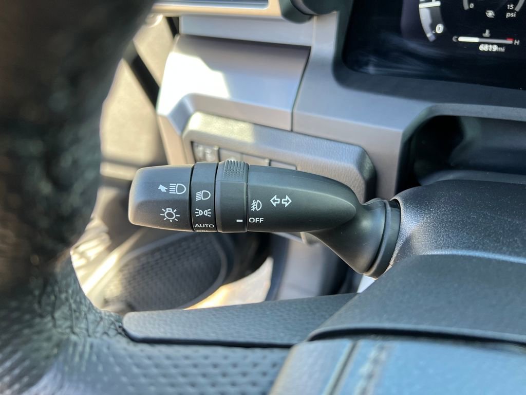 Used 2024 Toyota Tacoma TRD Off-Road image 15