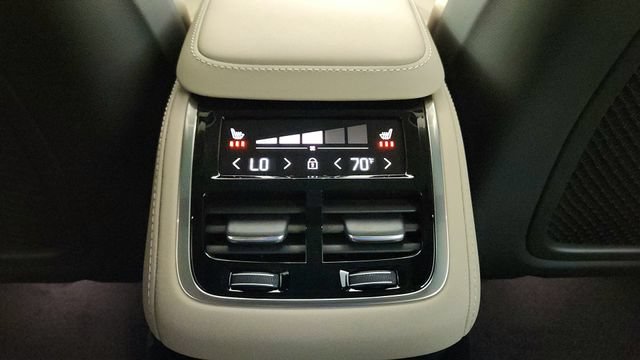 New 2026 Volvo XC90 B6 Plus w/ Protection Package AWD/4WD image 32