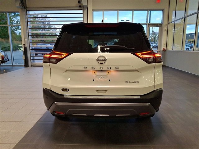 Used 2023 Nissan Rogue SL w/ SL Premium Package image 5