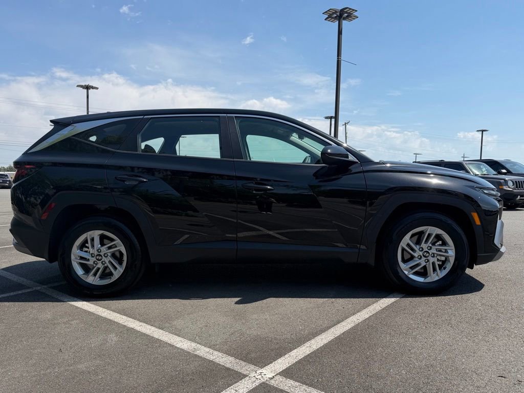 Used 2026 Hyundai Tucson SE FWD image 8