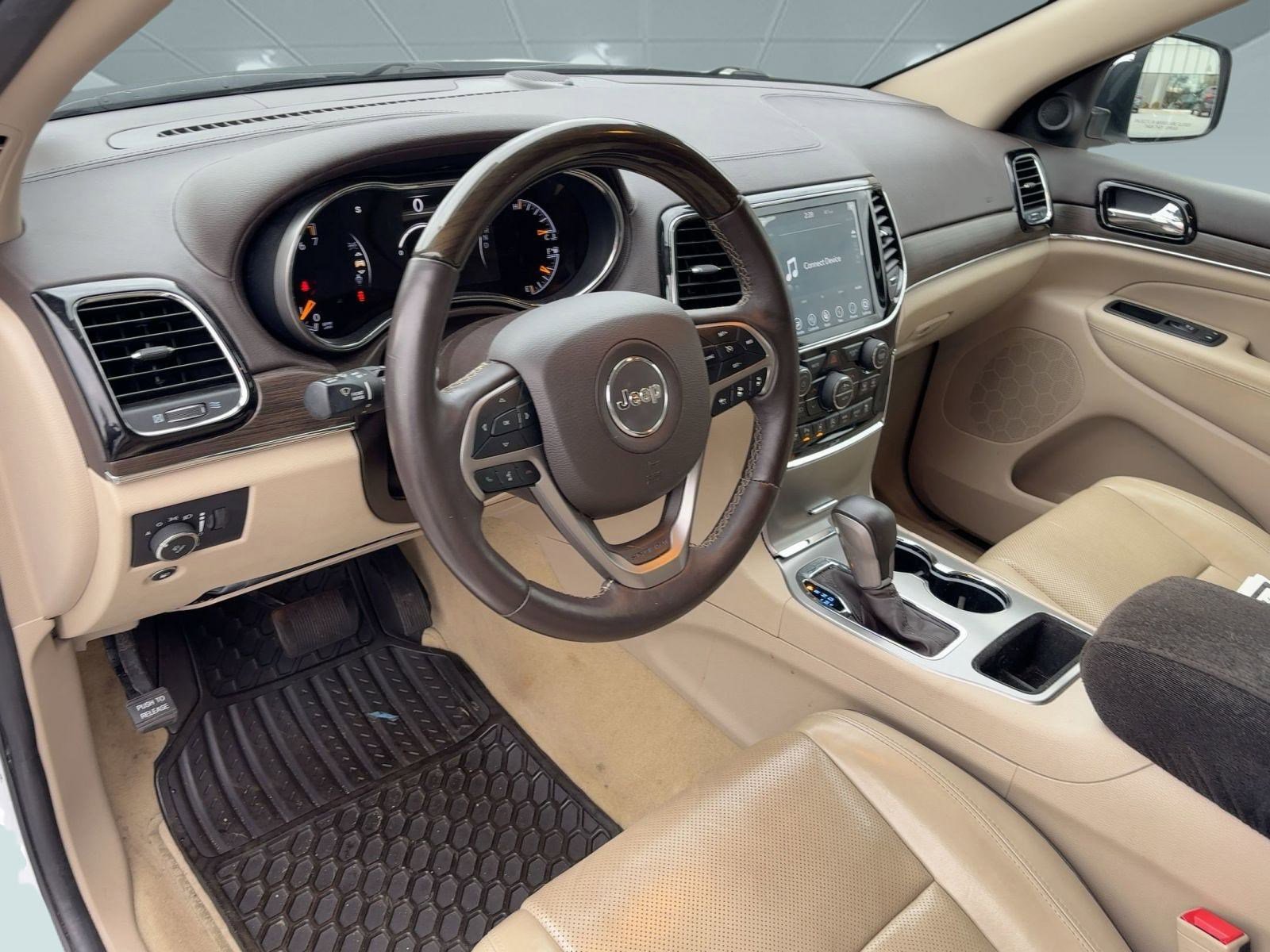 Used 2021 Jeep Grand Cherokee Overland w/ Trailer Tow Group IV image 4