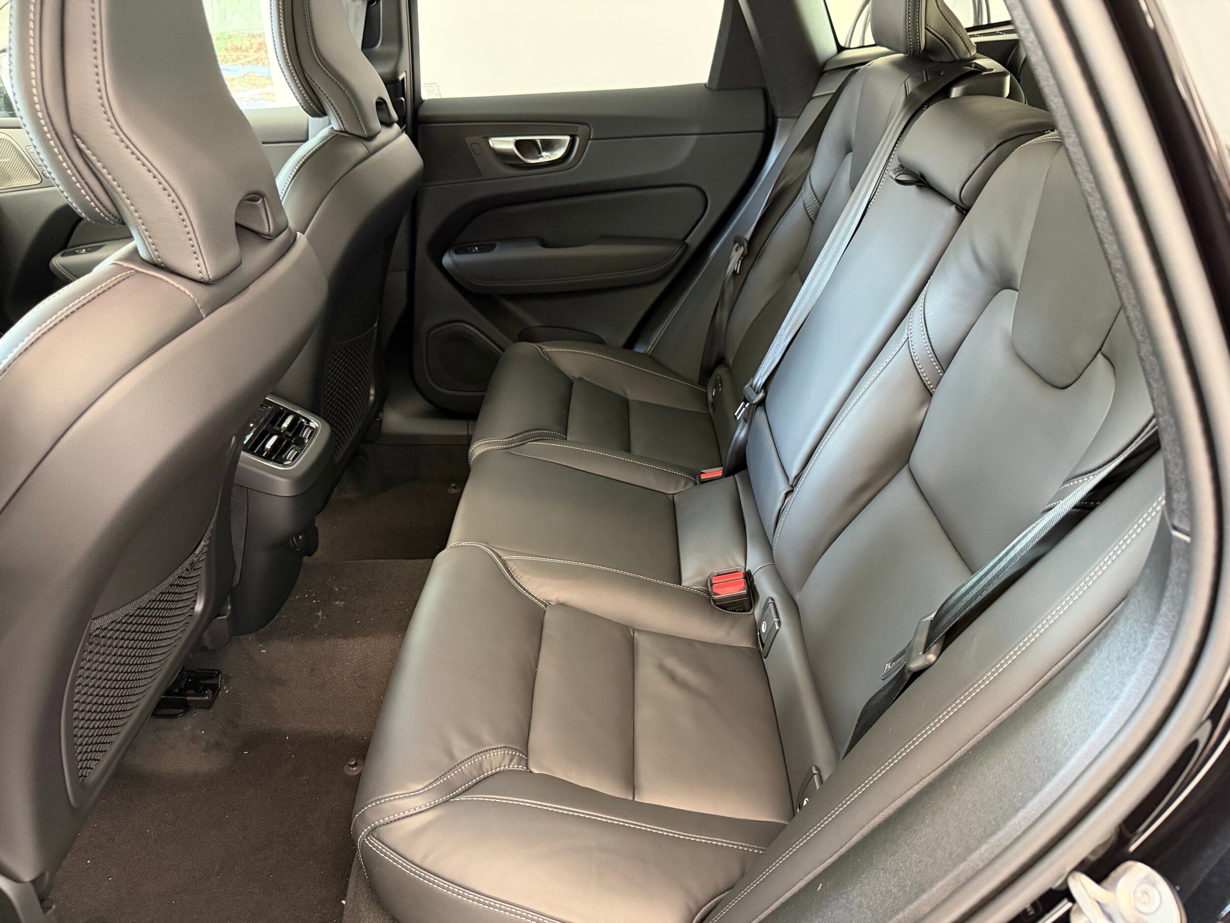 New 2026 Volvo XC60 B5 Ultra w/ Protection Package Premier AWD/4WD image 30