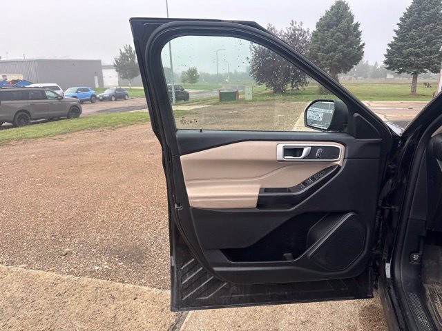 Used 2020 Ford Explorer XLT w/ Equipment Group 202A AWD/4WD image 20