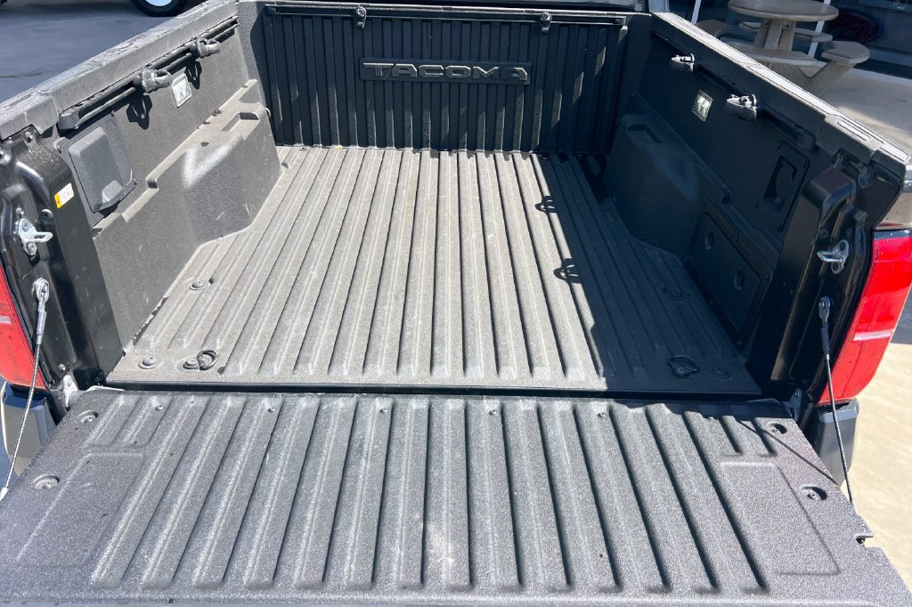 Certified 2025 Toyota Tacoma Limited AWD/4WD image 18