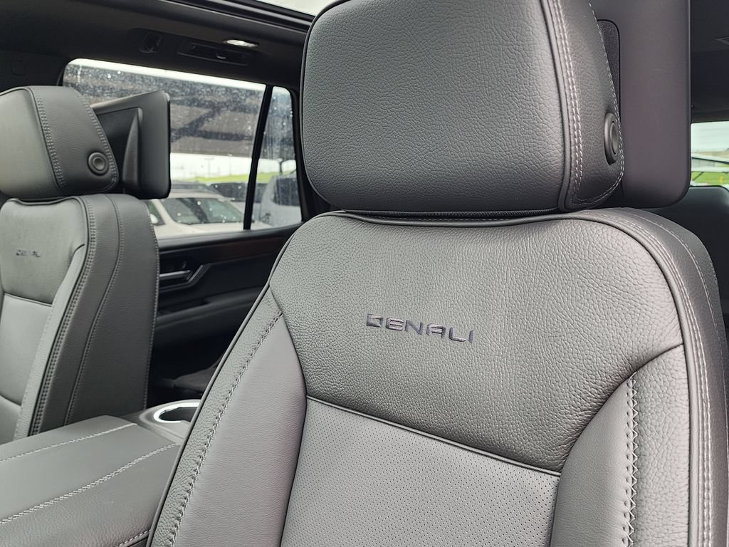 New 2026 GMC Yukon Denali AWD/4WD image 17